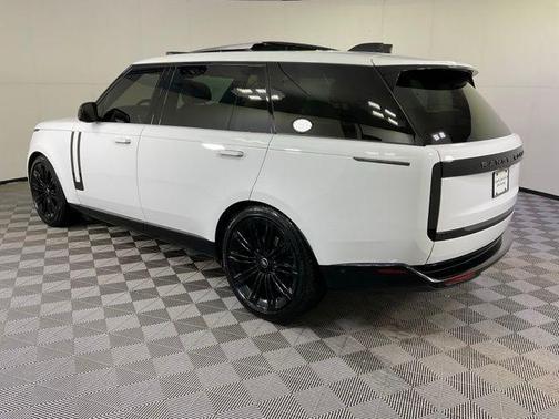 2025 Land Rover Range Rover P400 SE 7 Seat