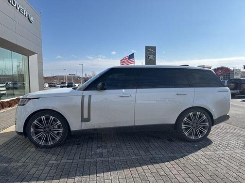 2023 Land Rover Range Rover P530 SE