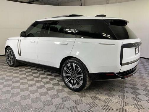 2023 Land Rover Range Rover P530 SE