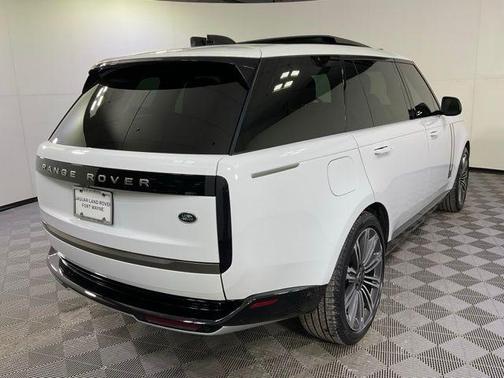 2023 Land Rover Range Rover P530 SE