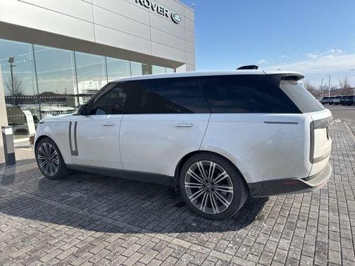 2023 Land Rover Range Rover P530 SE