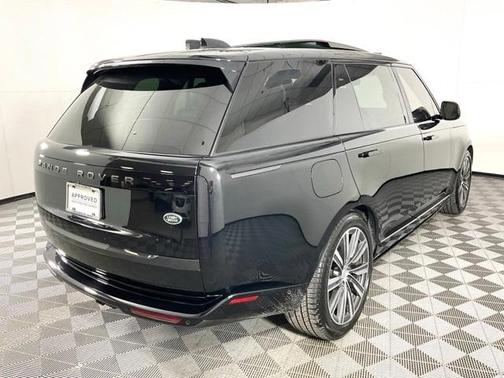2023 Land Rover Range Rover P530 SE