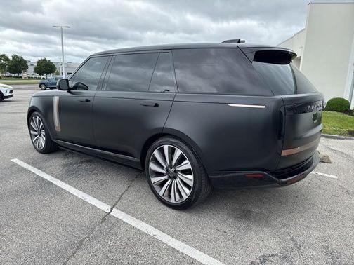 2023 Land Rover Range Rover SV