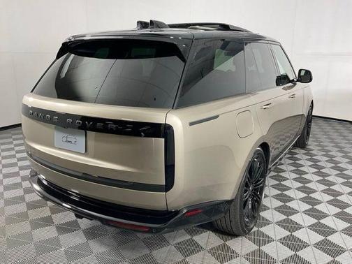 2025 Land Rover Range Rover P400 SE