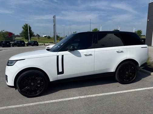Fuji White 2023 Land Rover Range Rover P530 SE