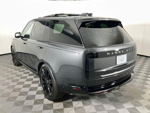 2025 Land Rover Range Rover P400 SE