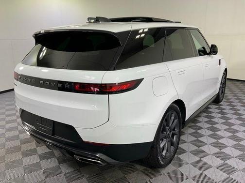 2024 Land Rover Range Rover Sport SE