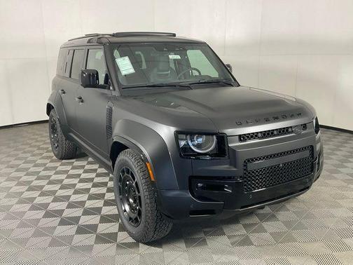 Narvik Black 2026 Land Rover Defender V8