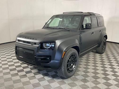 Narvik Black 2026 Land Rover Defender V8