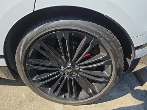 Fuji White 2025 Land Rover Range Rover Velar P400 Dynamic SE