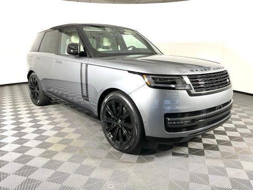 2025 Land Rover Range Rover P550e SE