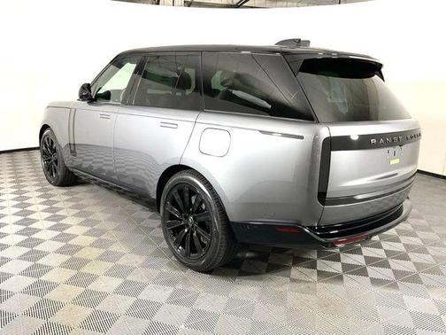 2025 Land Rover Range Rover P550e SE