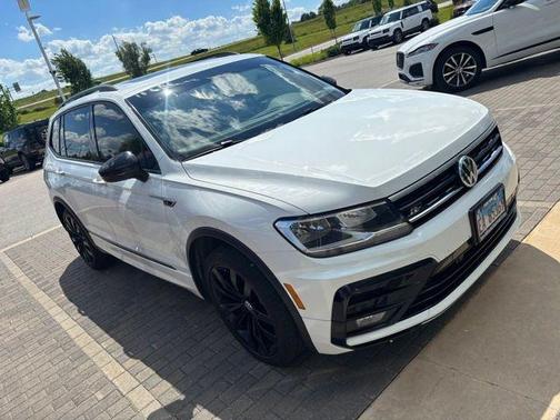 Pure White 2021 Volkswagen Tiguan 2.0T SE R-Line Black