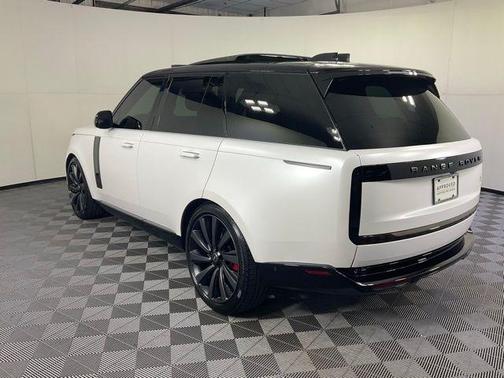 2025 Land Rover Range Rover P615 SV