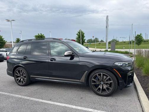 Black Sapphire Metallic 2022 BMW X7 M50i