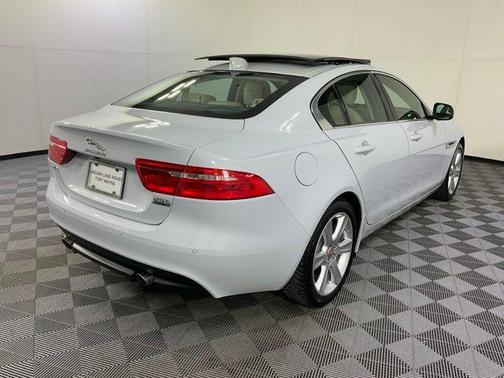 2018 Jaguar XE 25t Prestige