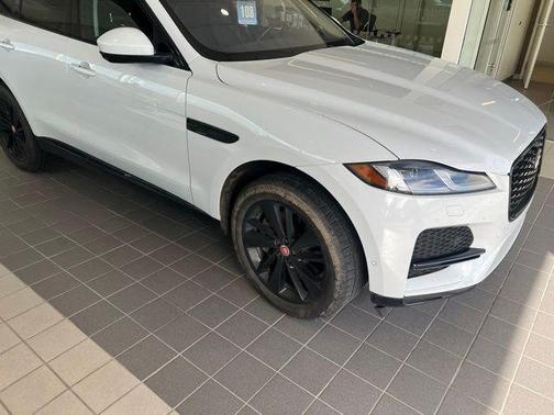 Yulong White 2021 Jaguar F-PACE S