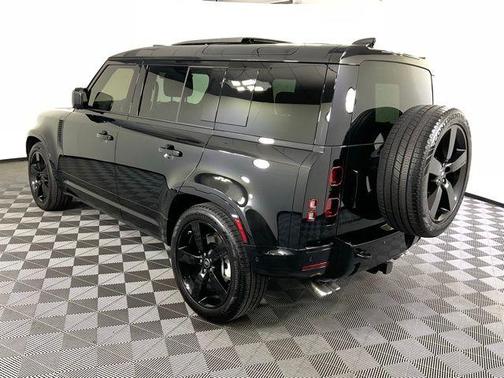 2025 Land Rover Defender P500 X-Dynamic SE