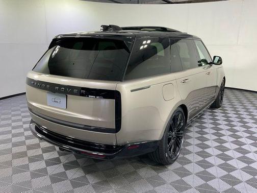 2025 Land Rover Range Rover P530 SE 7 Seat