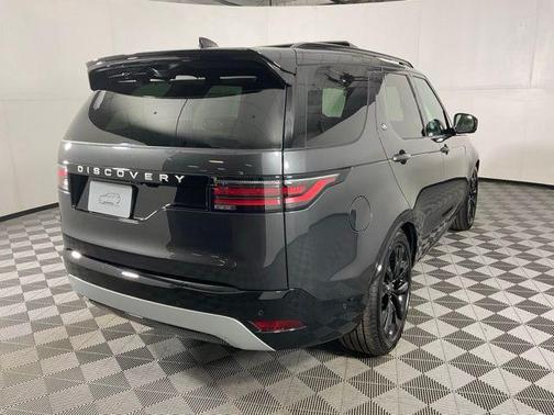 2026 Land Rover Discovery Tempest Edition