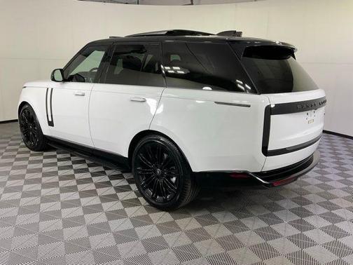 2023 Land Rover Range Rover P530 SE