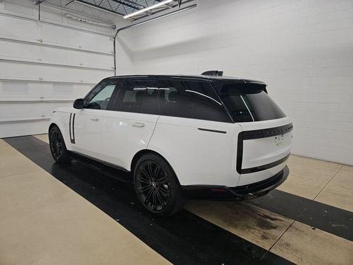 2023 Land Rover Range Rover P530 SE
