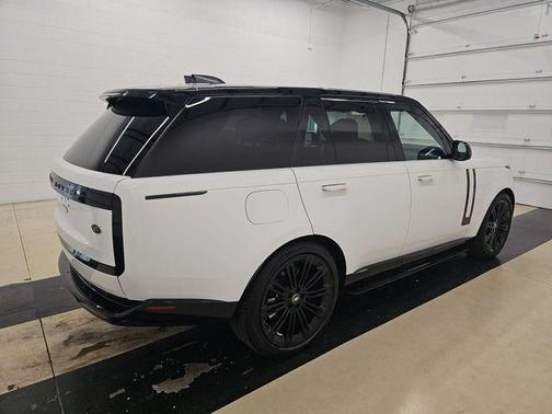2023 Land Rover Range Rover P530 SE