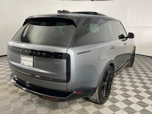 2024 Land Rover Range Rover P530 SE