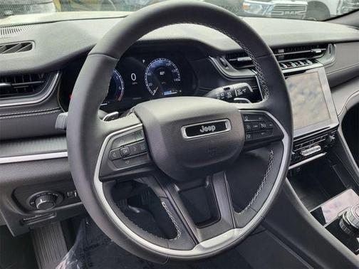 2024 Jeep Grand Cherokee Laredo