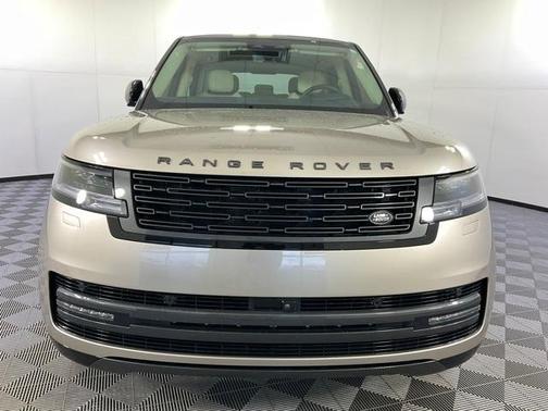 2024 Land Rover Range Rover P530 SE