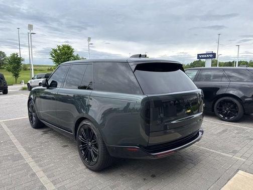 Belgravia Green 2023 Land Rover Range Rover P400 SE