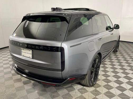 Eiger Grey 2026 Land Rover Range Rover P400 SE 7 Seat
