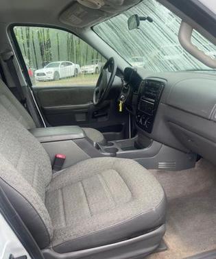 2004 Ford Explorer XLS