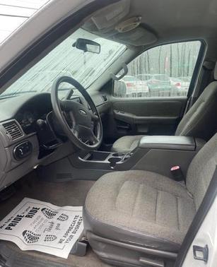 2004 Ford Explorer XLS