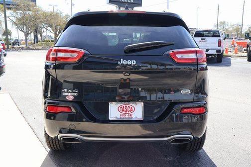 Brilliant Black Crystal Pearlcoat 2016 Jeep Cherokee Overland