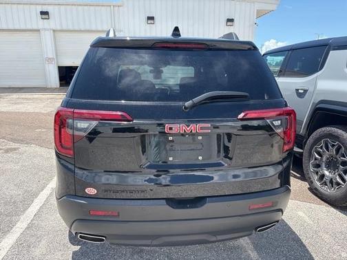 2022 GMC Acadia SLT