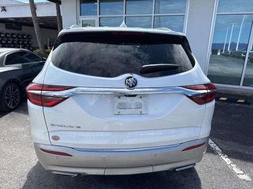 2021 Buick Enclave Essence