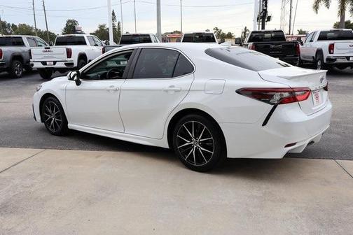 2021 Toyota Camry SE