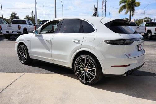 2023 Porsche Cayenne Turbo S