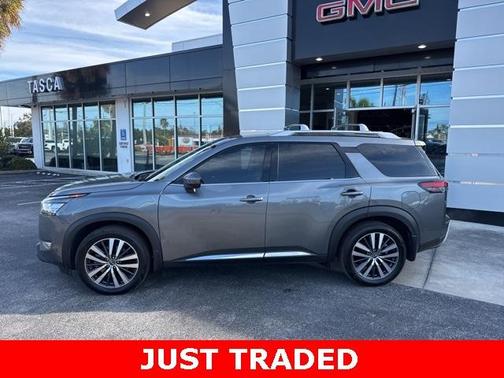 2022 Nissan Pathfinder Platinum
