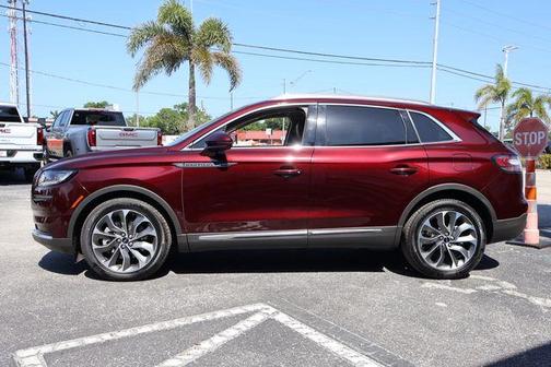 Burgundy 2023 Lincoln Nautilus Reserve