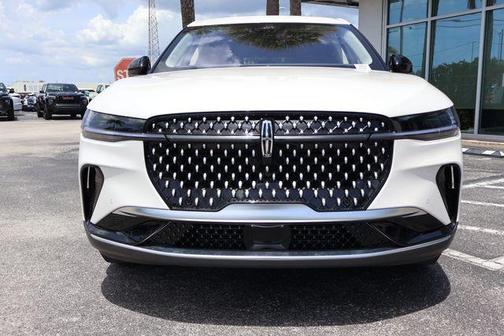White Platinum Clearcoat Metallic 2026 Lincoln Nautilus Premiere