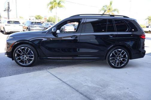 Black Sapphire Metallic 2025 BMW X7 xDrive40i