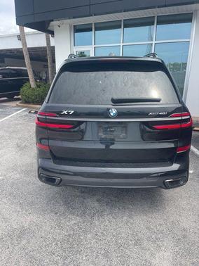Black Sapphire Metallic 2025 BMW X7 xDrive40i