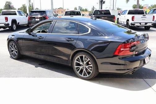 2018 Volvo S90 T5 Momentum