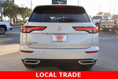 2022 Mitsubishi Outlander ES