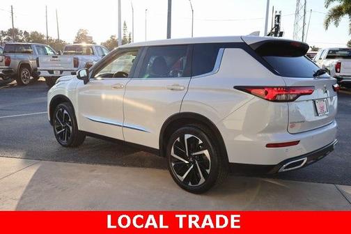 2022 Mitsubishi Outlander ES