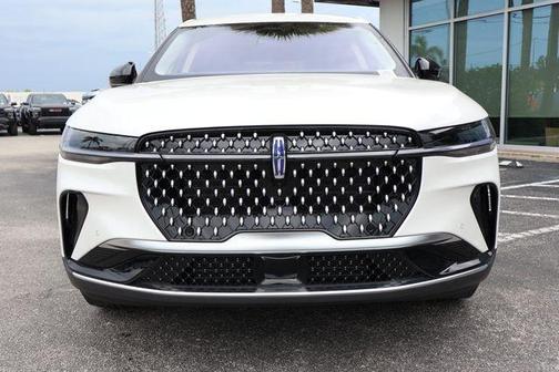 White Platinum Clearcoat Metallic 2026 Lincoln Nautilus Premiere