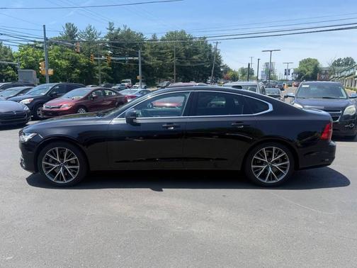 Onyx Black Metallic 2017 Volvo S90 T6 Momentum