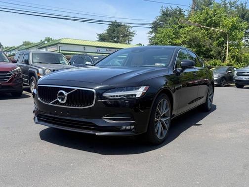 Onyx Black Metallic 2017 Volvo S90 T6 Momentum